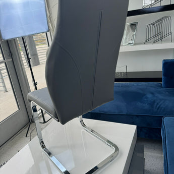 Silla de Comedor Dora Gris: Diseño Moderno, Elegancia y Confort Duradero